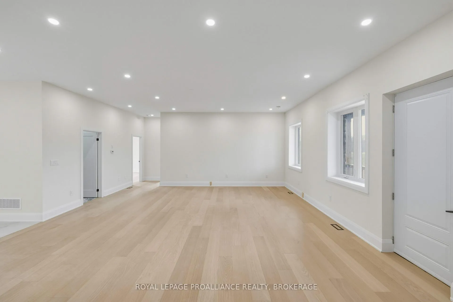 Photo 7 of 138 Hineman Street, Kingston, City North of 401 — HOMEH