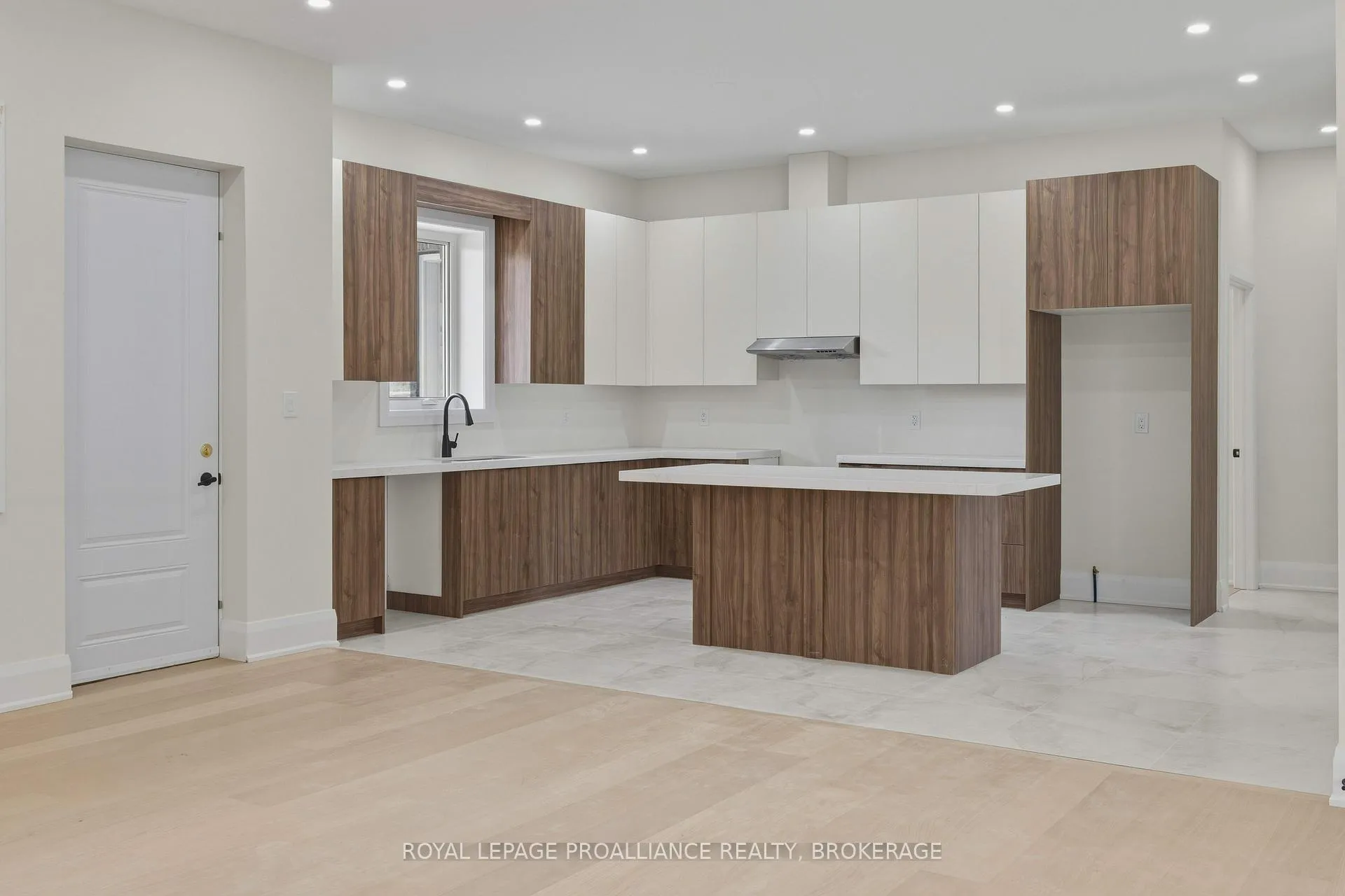 Photo 10 of 138 Hineman Street, Kingston, City North of 401 — HOMEH