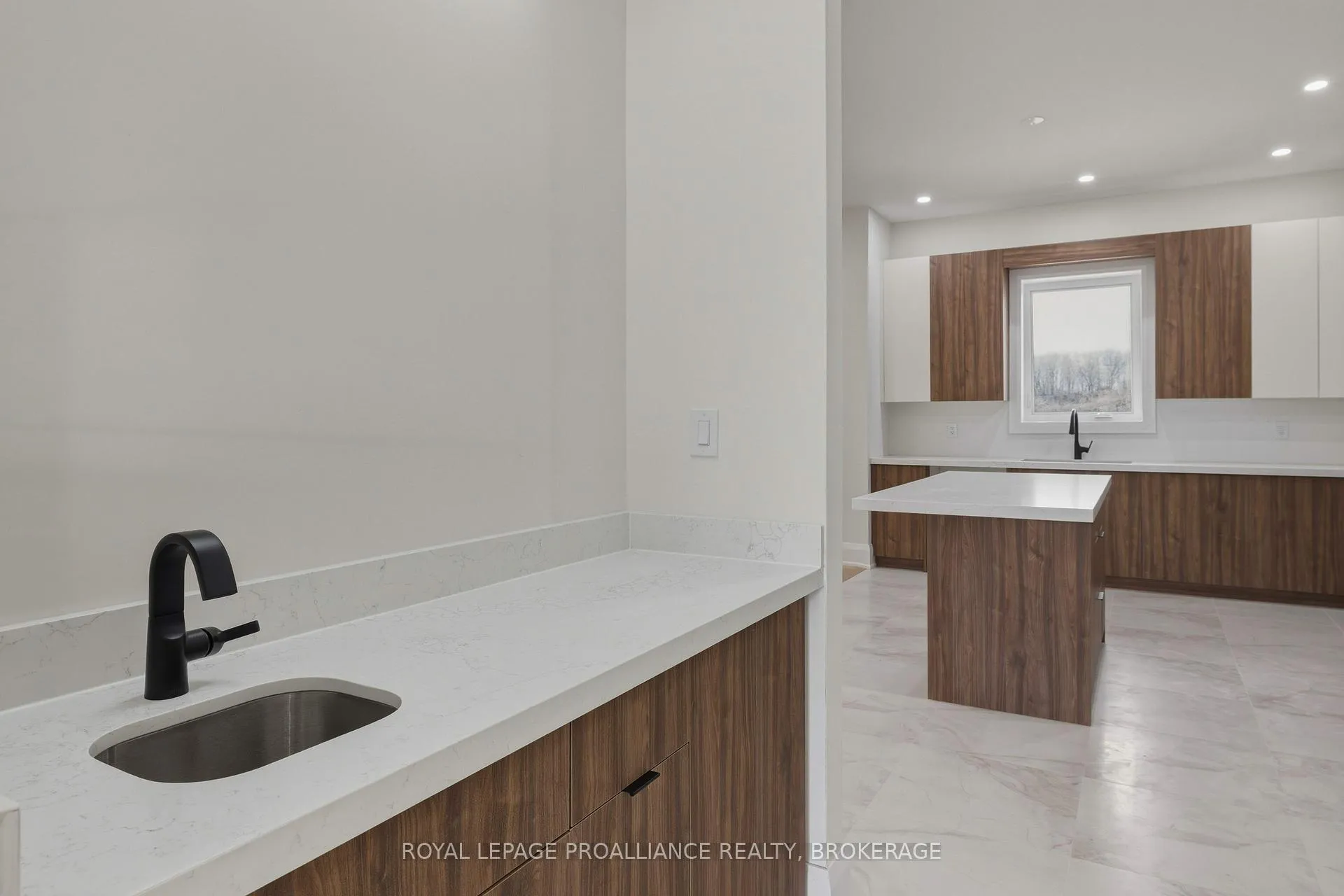 Photo 12 of 138 Hineman Street, Kingston, City North of 401 — HOMEH