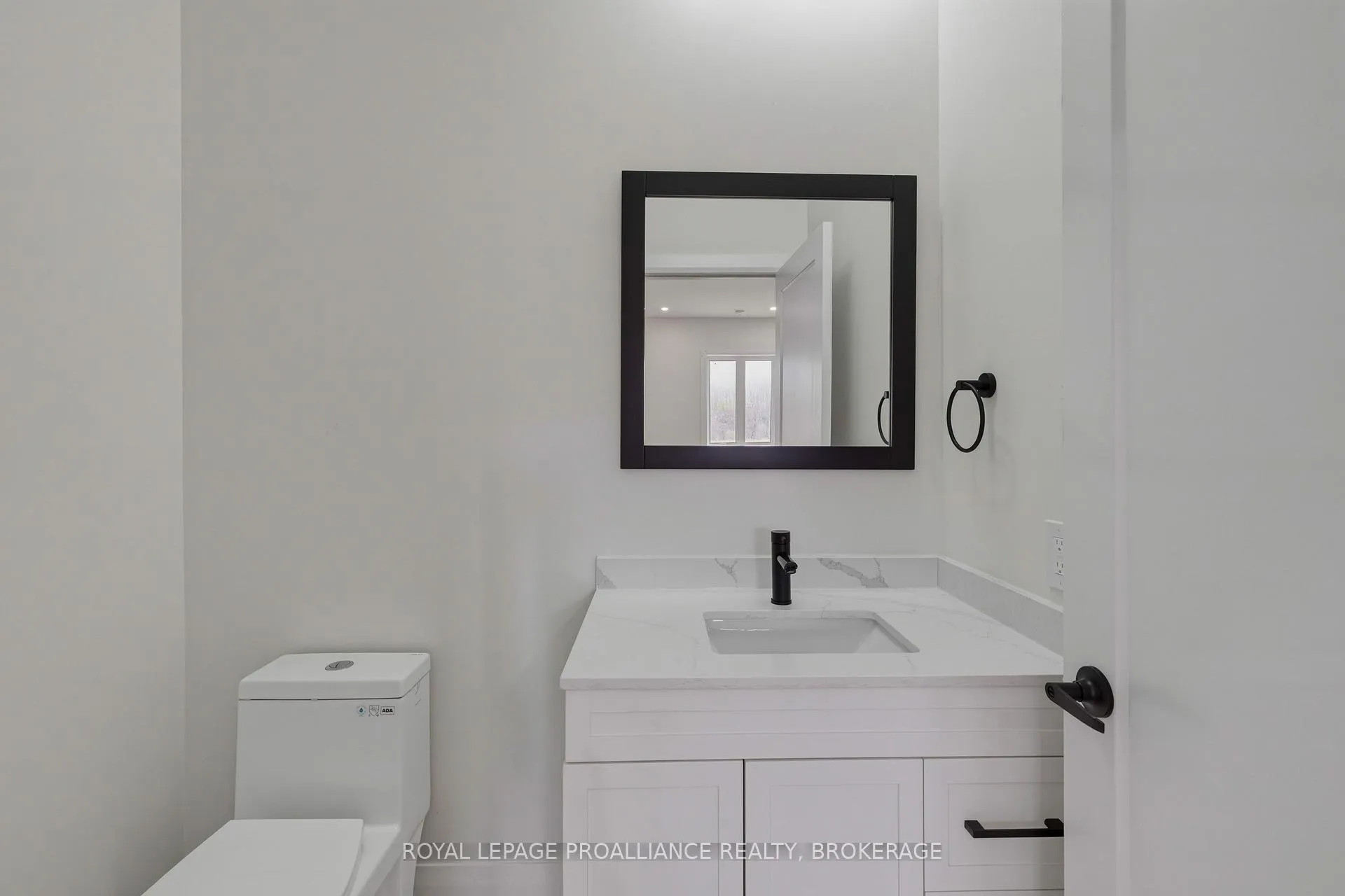 Photo 13 of 138 Hineman Street, Kingston, City North of 401 — HOMEH