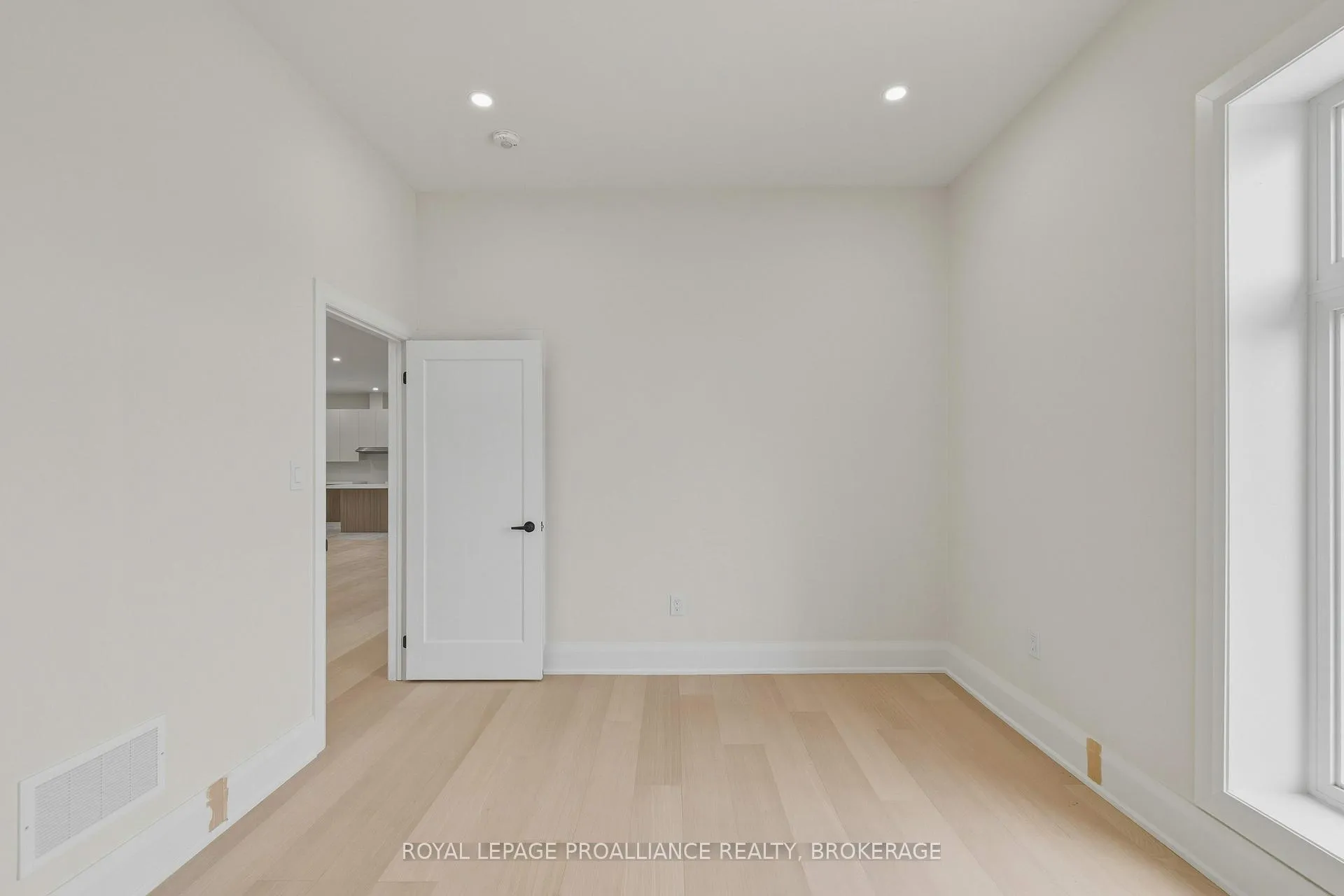 Photo 15 of 138 Hineman Street, Kingston, City North of 401 — HOMEH