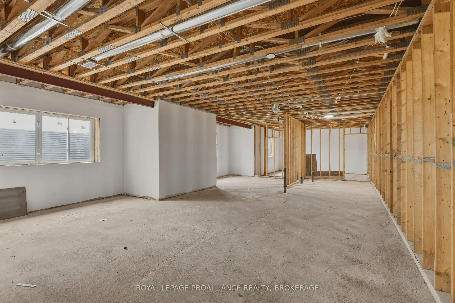 Photo 28 of 138 Hineman Street, Kingston, City North of 401 — HOMEH