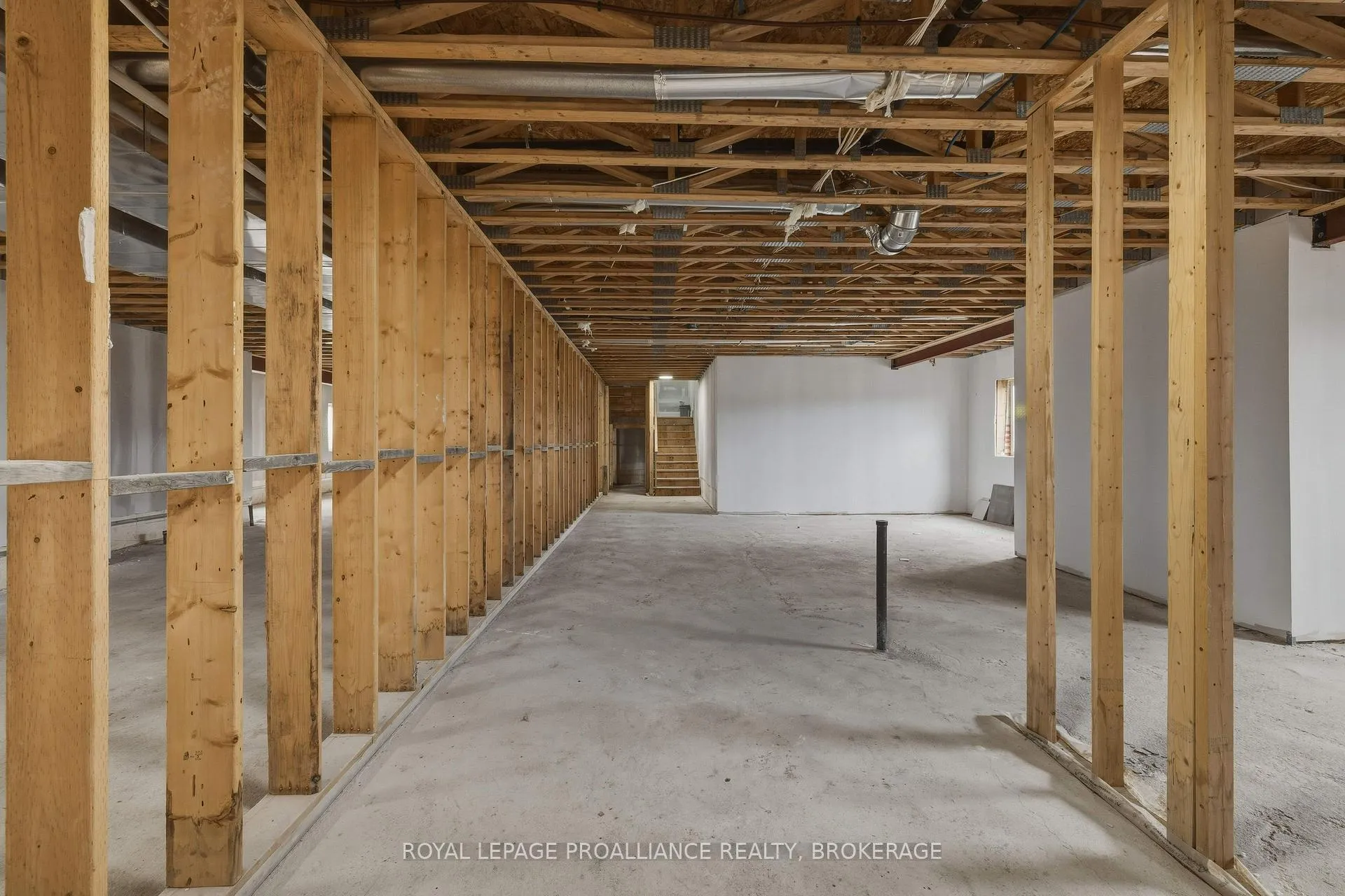 Photo 29 of 138 Hineman Street, Kingston, City North of 401 — HOMEH