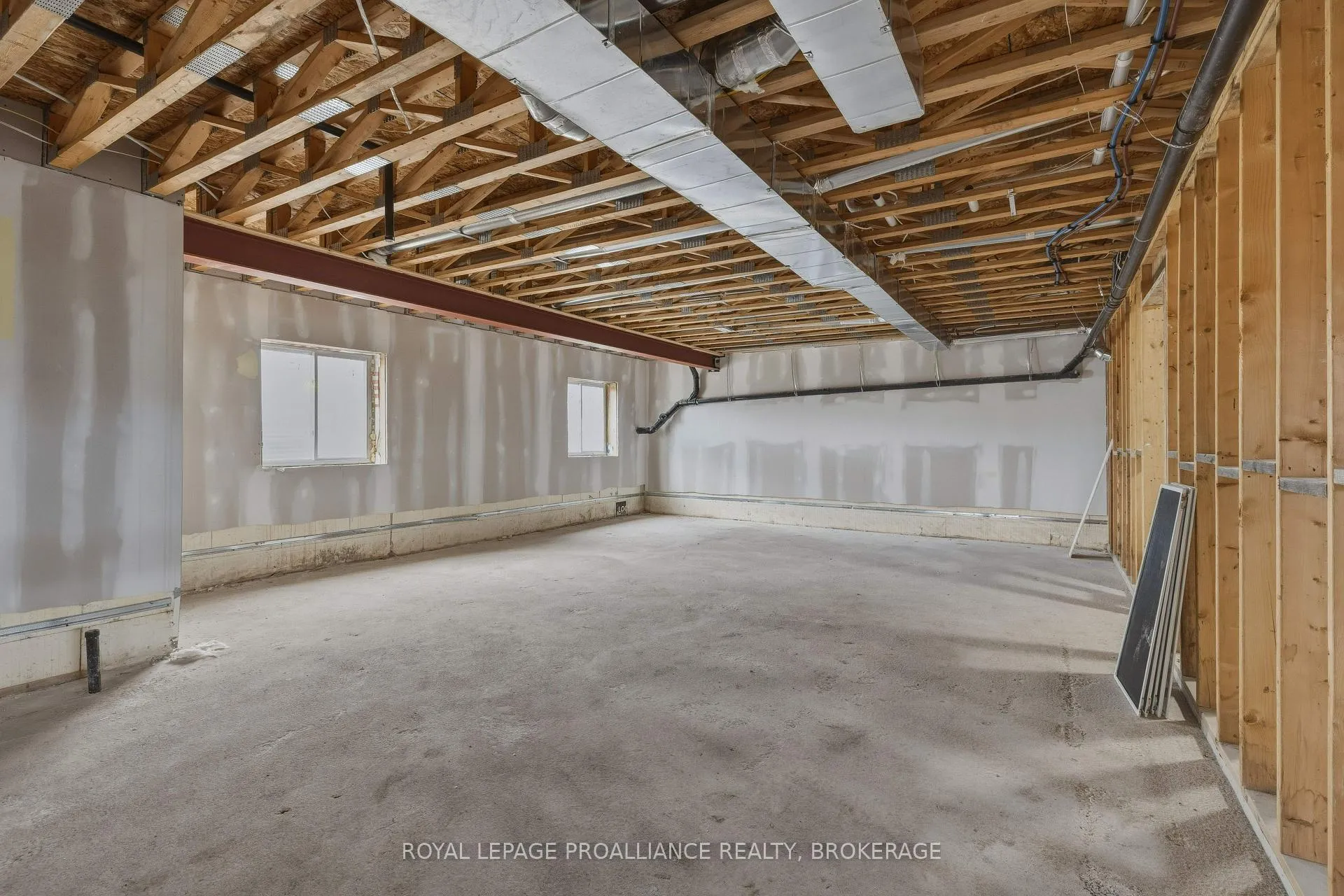 Photo 31 of 138 Hineman Street, Kingston, City North of 401 — HOMEH