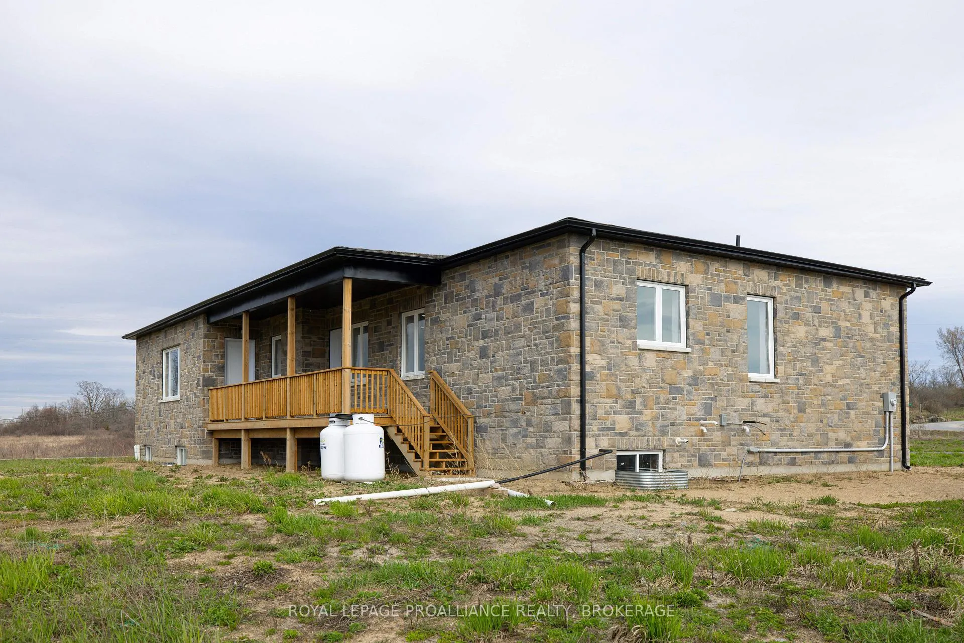 Photo 34 of 138 Hineman Street, Kingston, City North of 401 — HOMEH