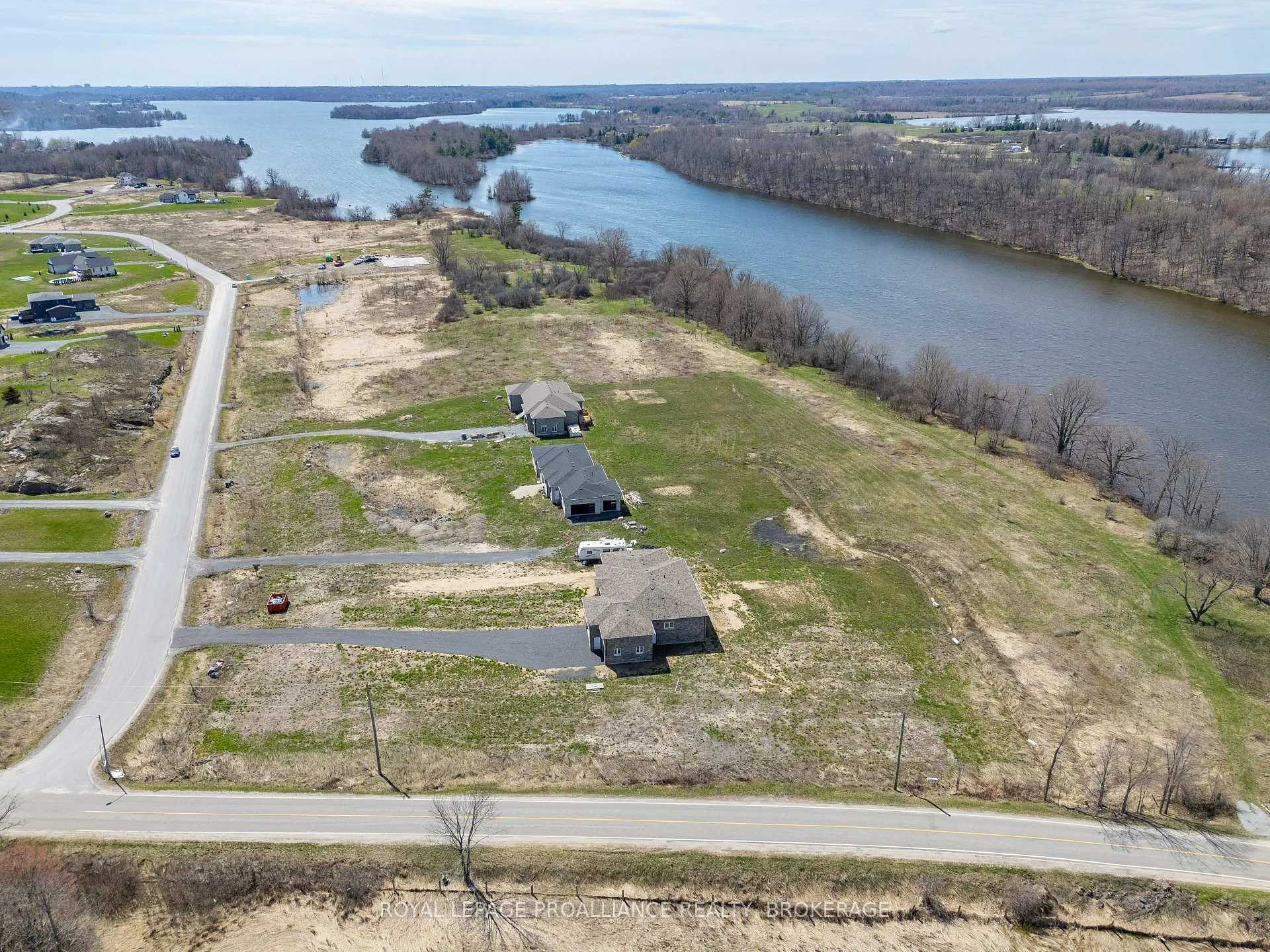 Photo 35 of 138 Hineman Street, Kingston, City North of 401 — HOMEH
