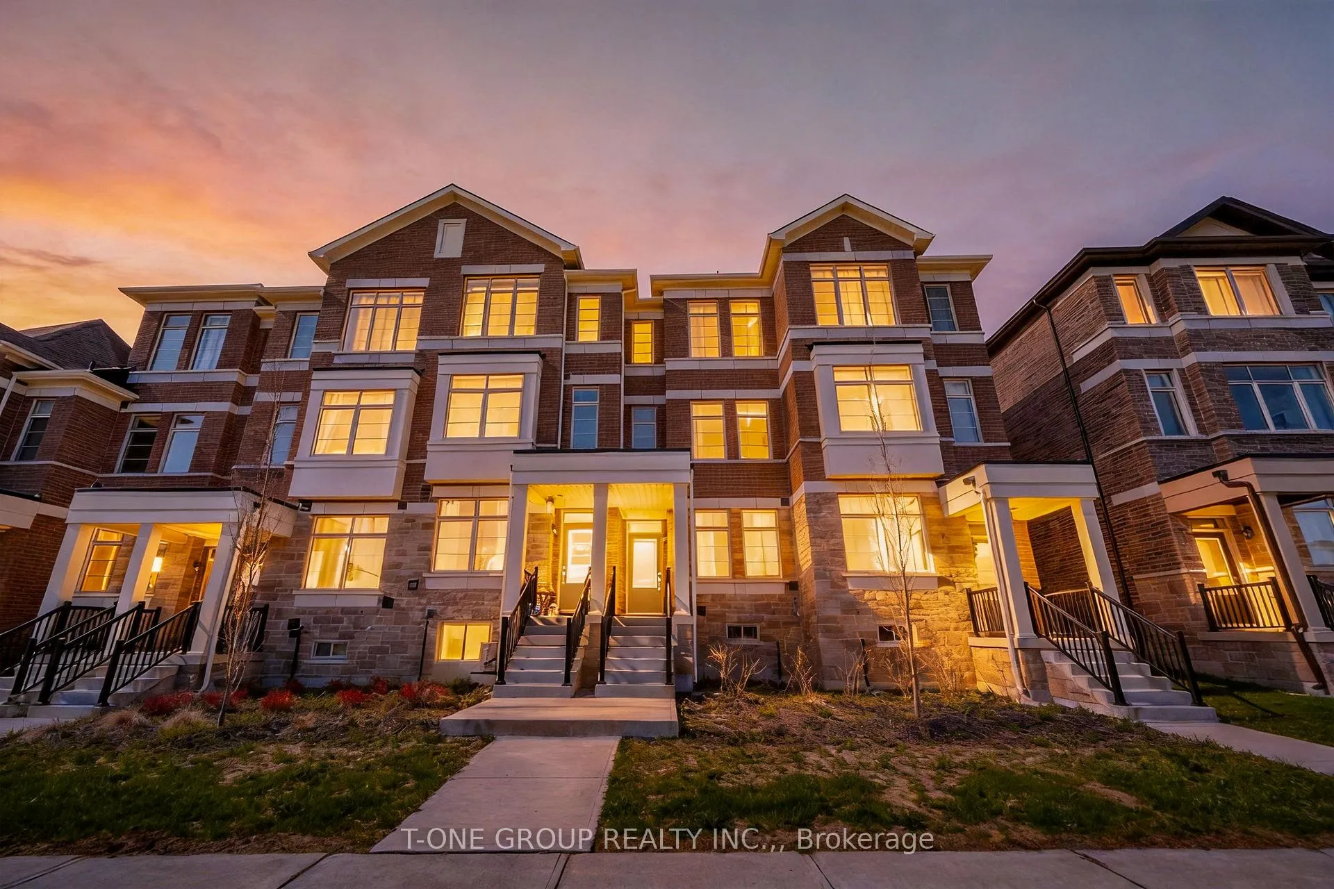 Photo 2 of 9 Carneros Way, Markham, Cedar Grove — HOMEH