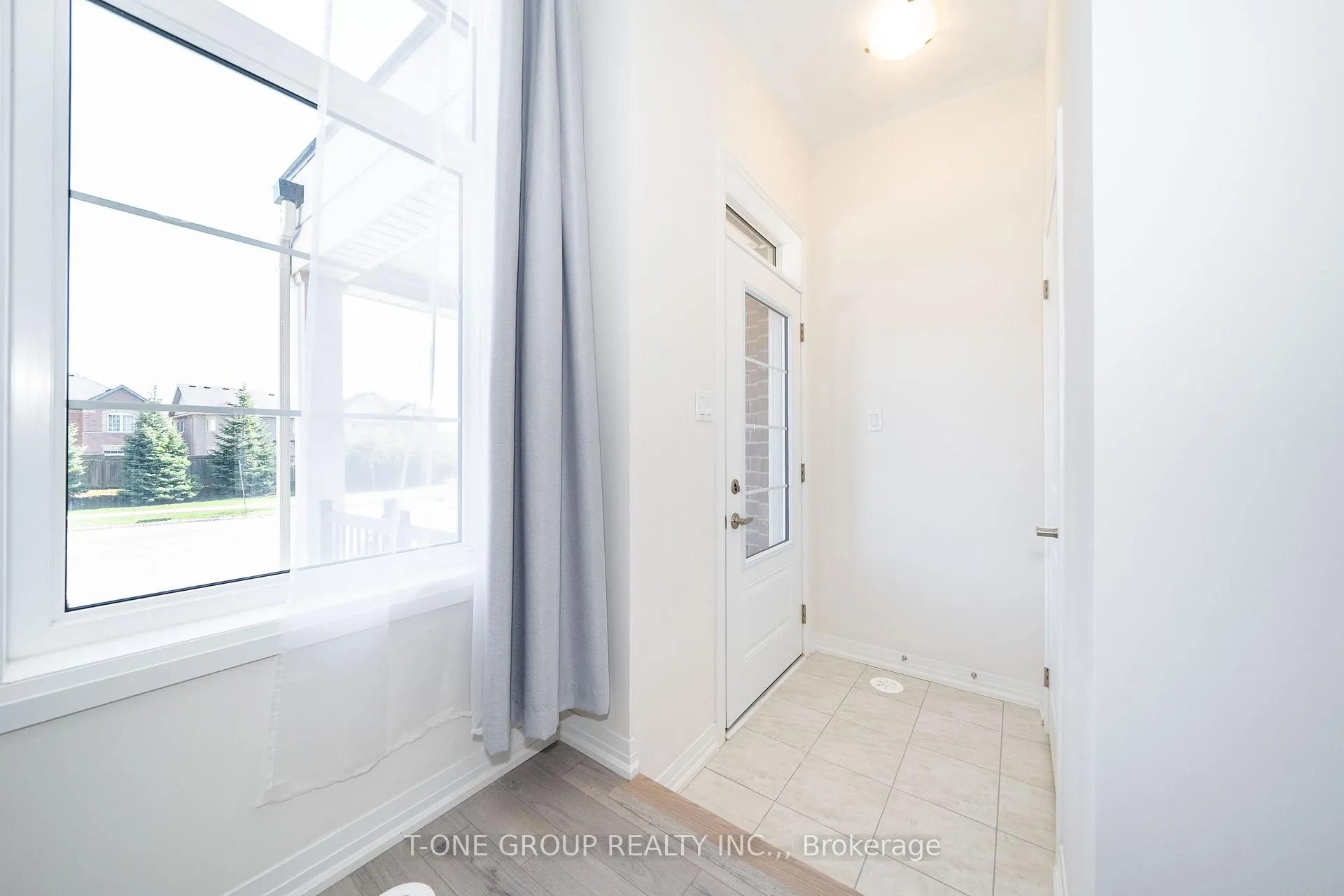 Photo 3 of 9 Carneros Way, Markham, Cedar Grove — HOMEH