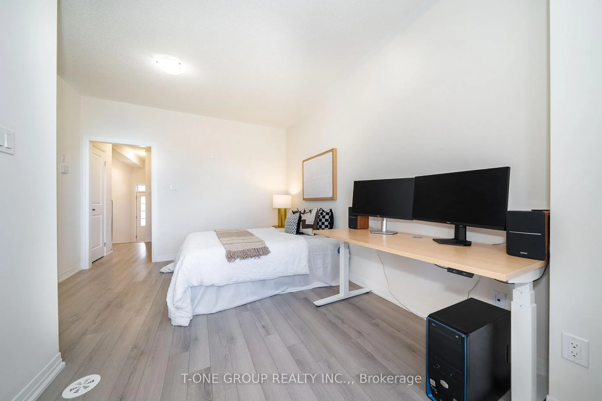 Photo 5 of 9 Carneros Way, Markham, Cedar Grove — HOMEH