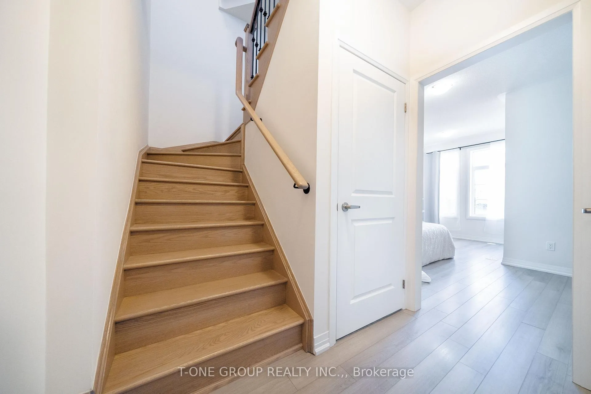 Photo 7 of 9 Carneros Way, Markham, Cedar Grove — HOMEH
