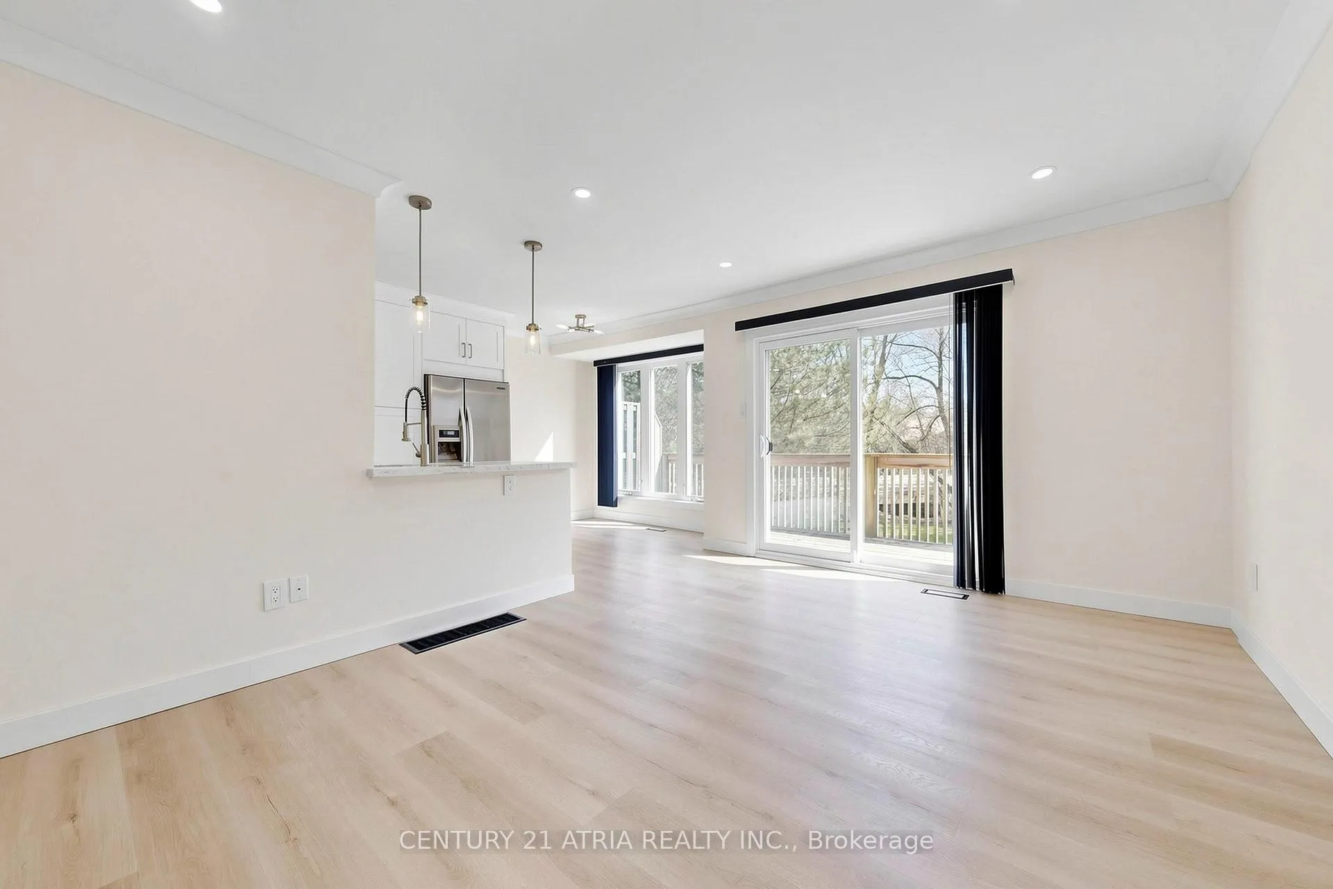 Photo 4 of 7 Anderson Place, Aurora, Aurora Highlands — HOMEH