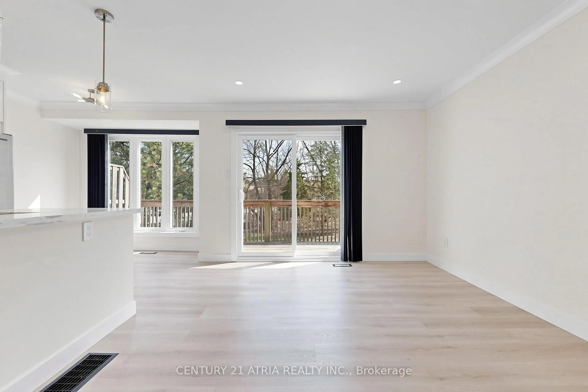 Photo 5 of 7 Anderson Place, Aurora, Aurora Highlands — HOMEH