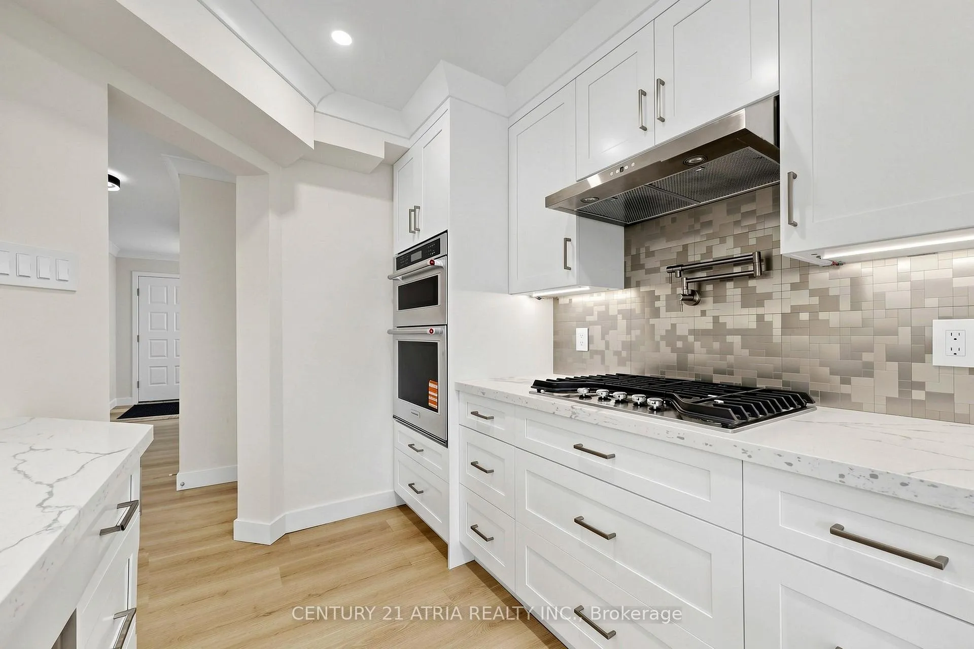Photo 11 of 7 Anderson Place, Aurora, Aurora Highlands — HOMEH