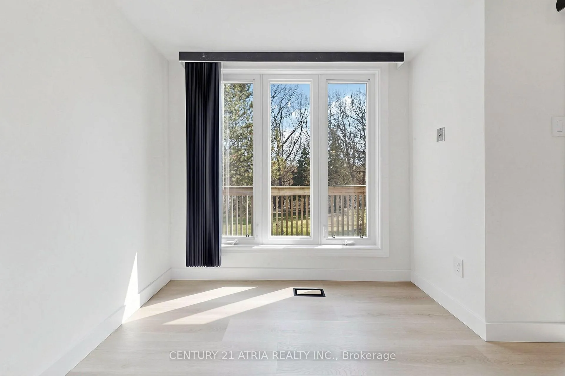 Photo 15 of 7 Anderson Place, Aurora, Aurora Highlands — HOMEH