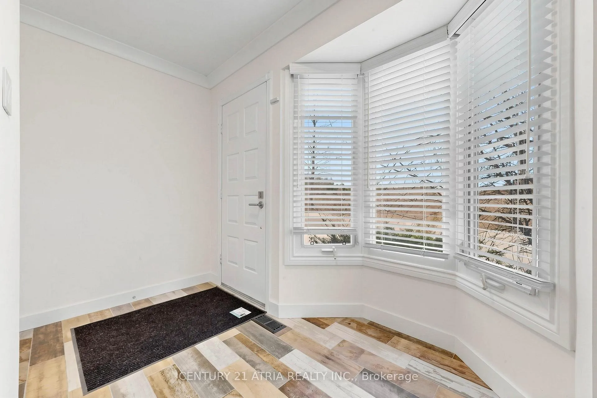 Photo 18 of 7 Anderson Place, Aurora, Aurora Highlands — HOMEH