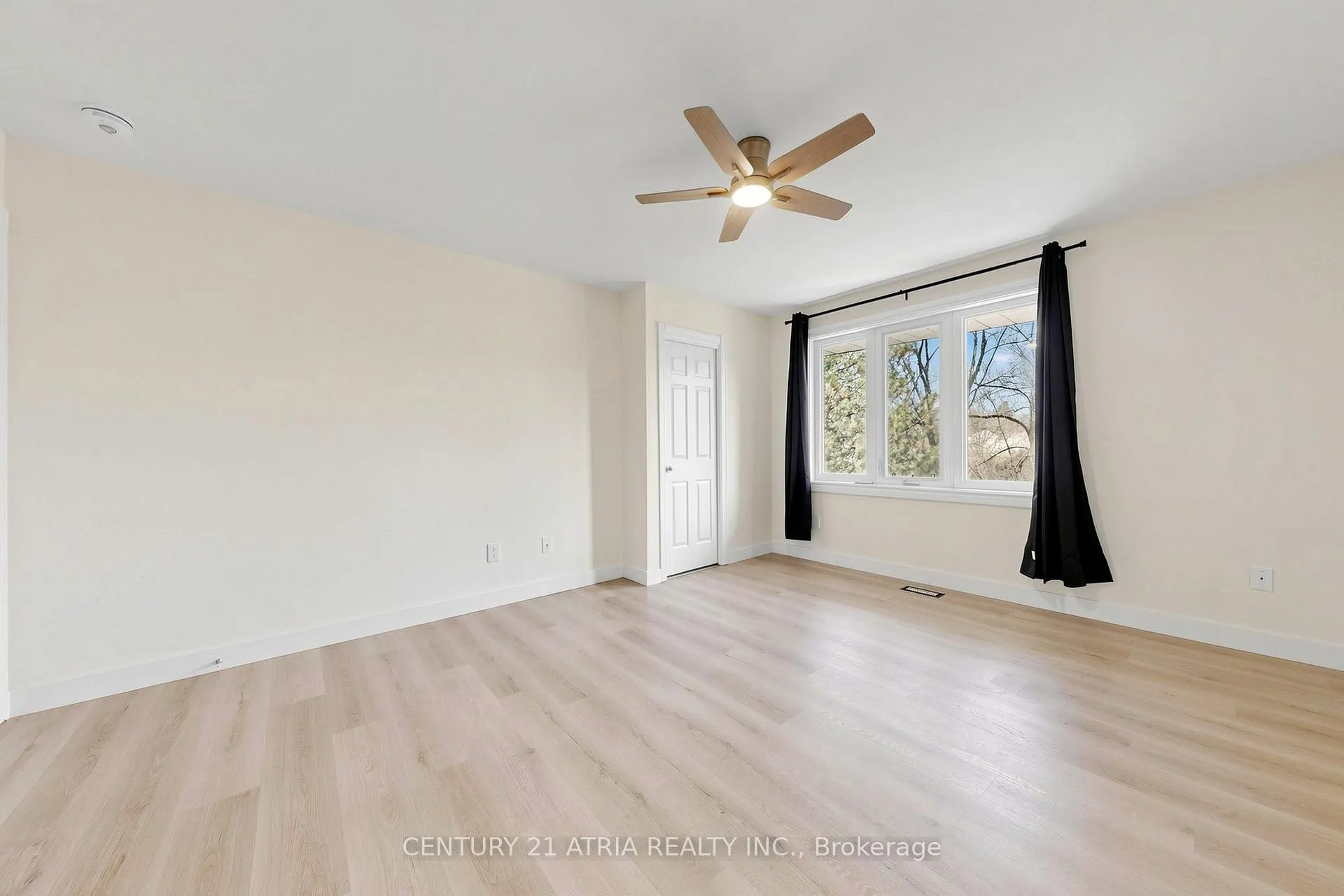 Photo 22 of 7 Anderson Place, Aurora, Aurora Highlands — HOMEH