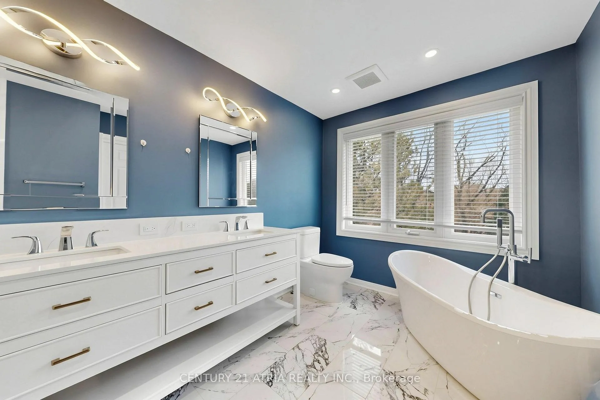 Photo 25 of 7 Anderson Place, Aurora, Aurora Highlands — HOMEH
