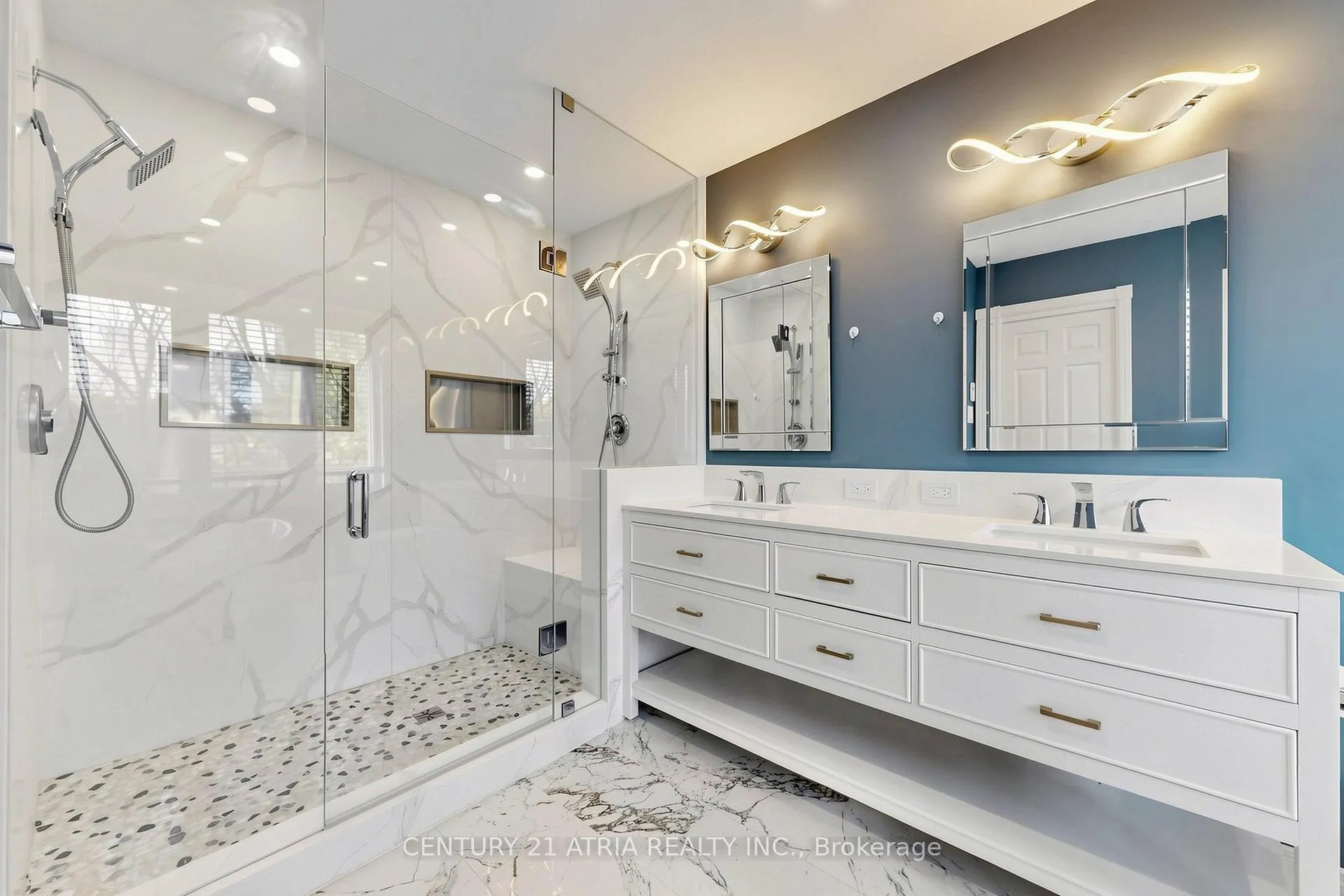 Photo 27 of 7 Anderson Place, Aurora, Aurora Highlands — HOMEH