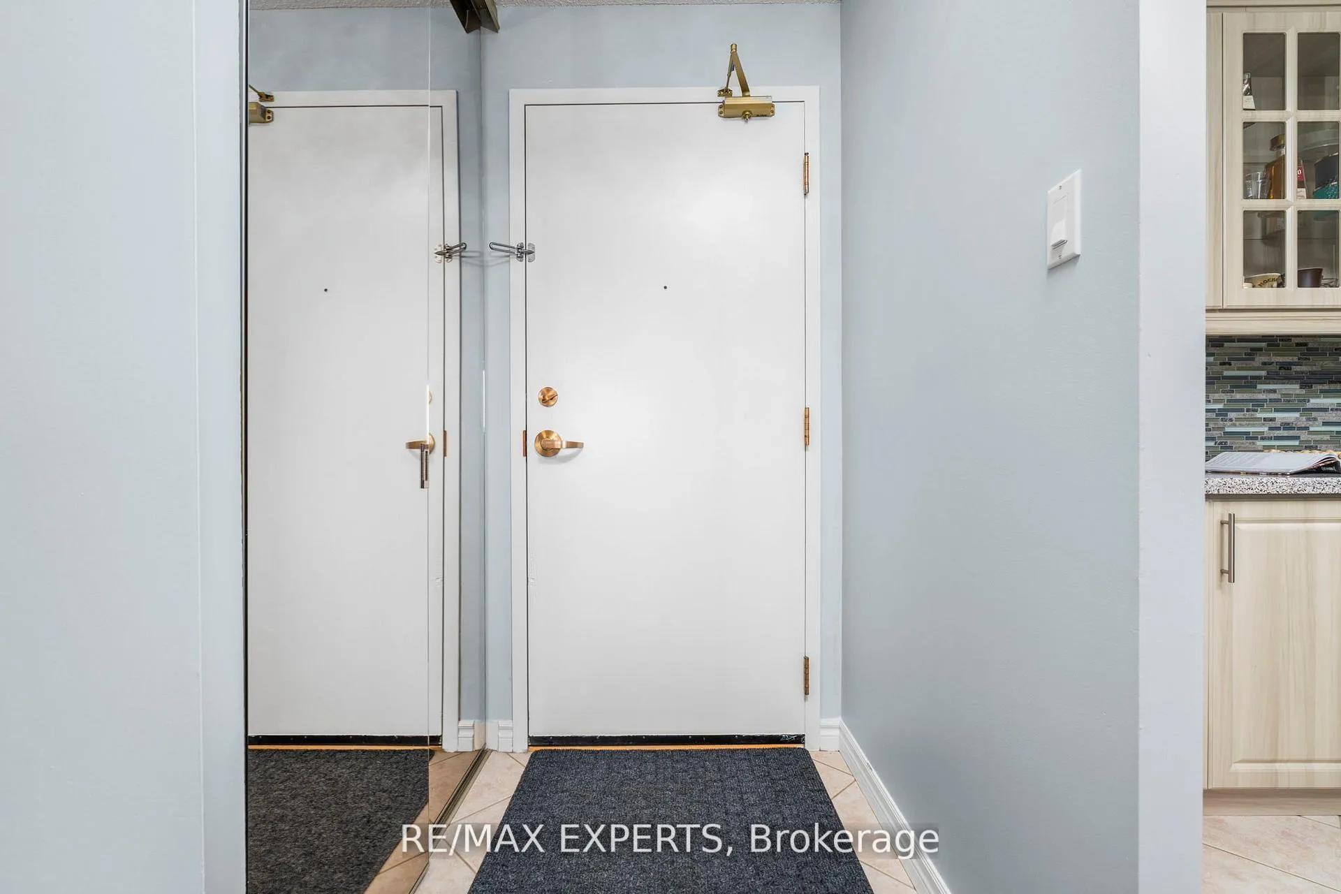 Photo 5 of Unit 406, 10 Dayspring Circle, Brampton, Goreway Drive Corridor — HOMEH