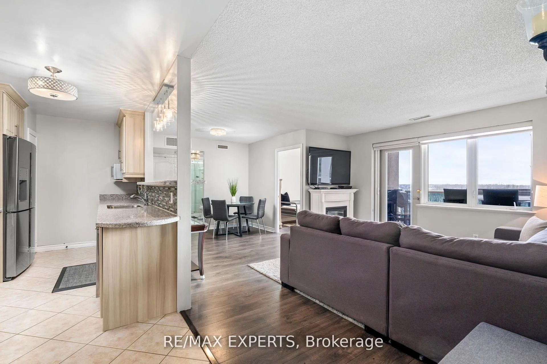 Photo 6 of Unit 406, 10 Dayspring Circle, Brampton, Goreway Drive Corridor — HOMEH