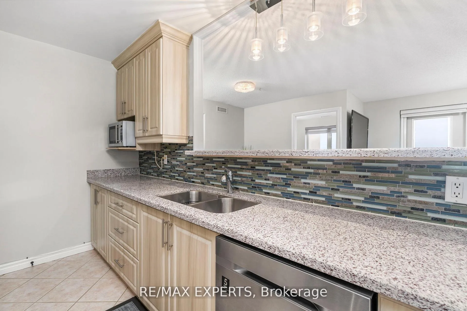 Photo 9 of Unit 406, 10 Dayspring Circle, Brampton, Goreway Drive Corridor — HOMEH