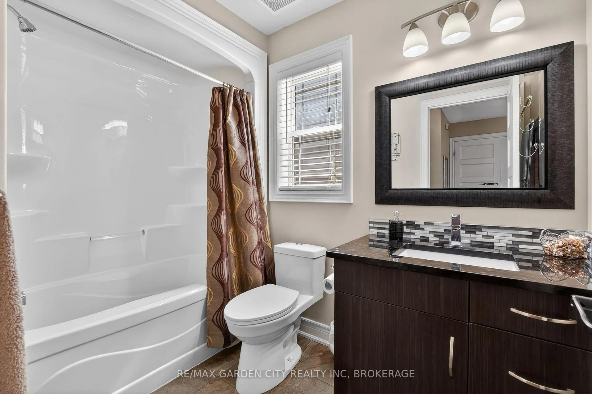 Photo 6 of 472 Gaiser Road, Welland, Coyle Creek — HOMEH