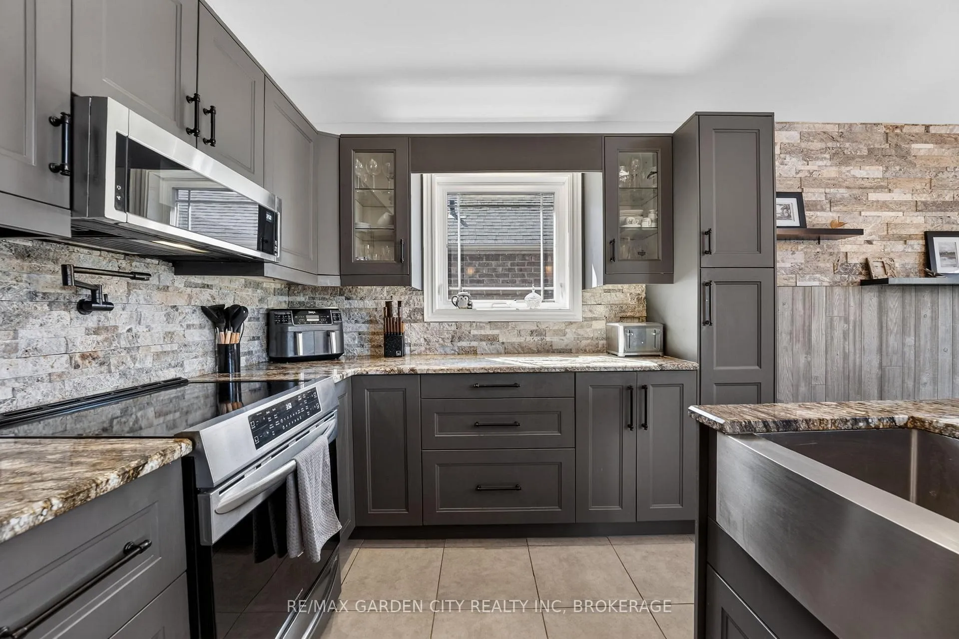 Photo 17 of 472 Gaiser Road, Welland, Coyle Creek — HOMEH