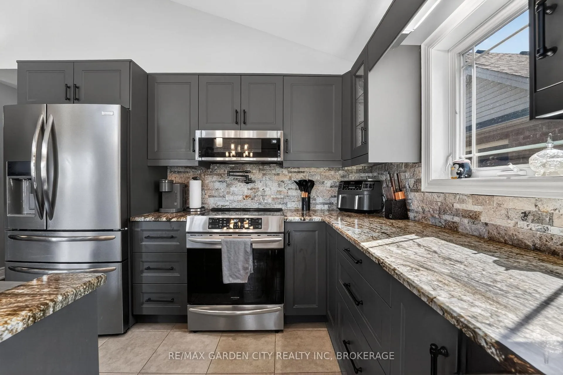 Photo 20 of 472 Gaiser Road, Welland, Coyle Creek — HOMEH
