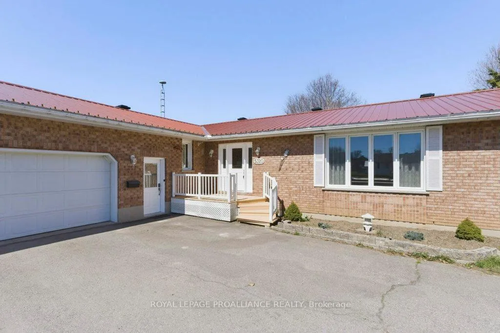 Photo 4 of 5320 Maple Street, Edwardsburgh/Cardinal, Town of Cardinal — HOMEH