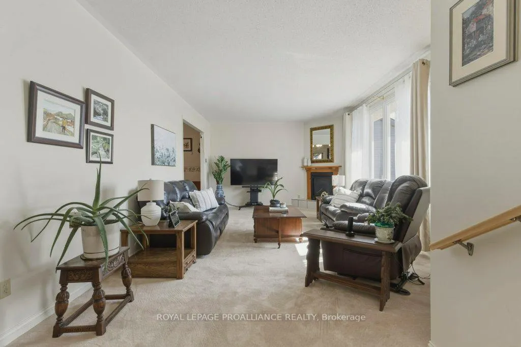 Photo 8 of 5320 Maple Street, Edwardsburgh/Cardinal, Town of Cardinal — HOMEH