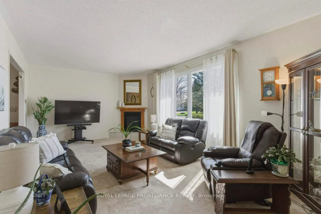 Photo 9 of 5320 Maple Street, Edwardsburgh/Cardinal, Town of Cardinal — HOMEH