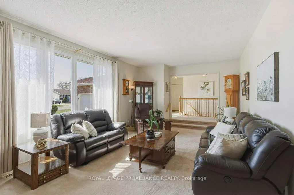 Photo 10 of 5320 Maple Street, Edwardsburgh/Cardinal, Town of Cardinal — HOMEH