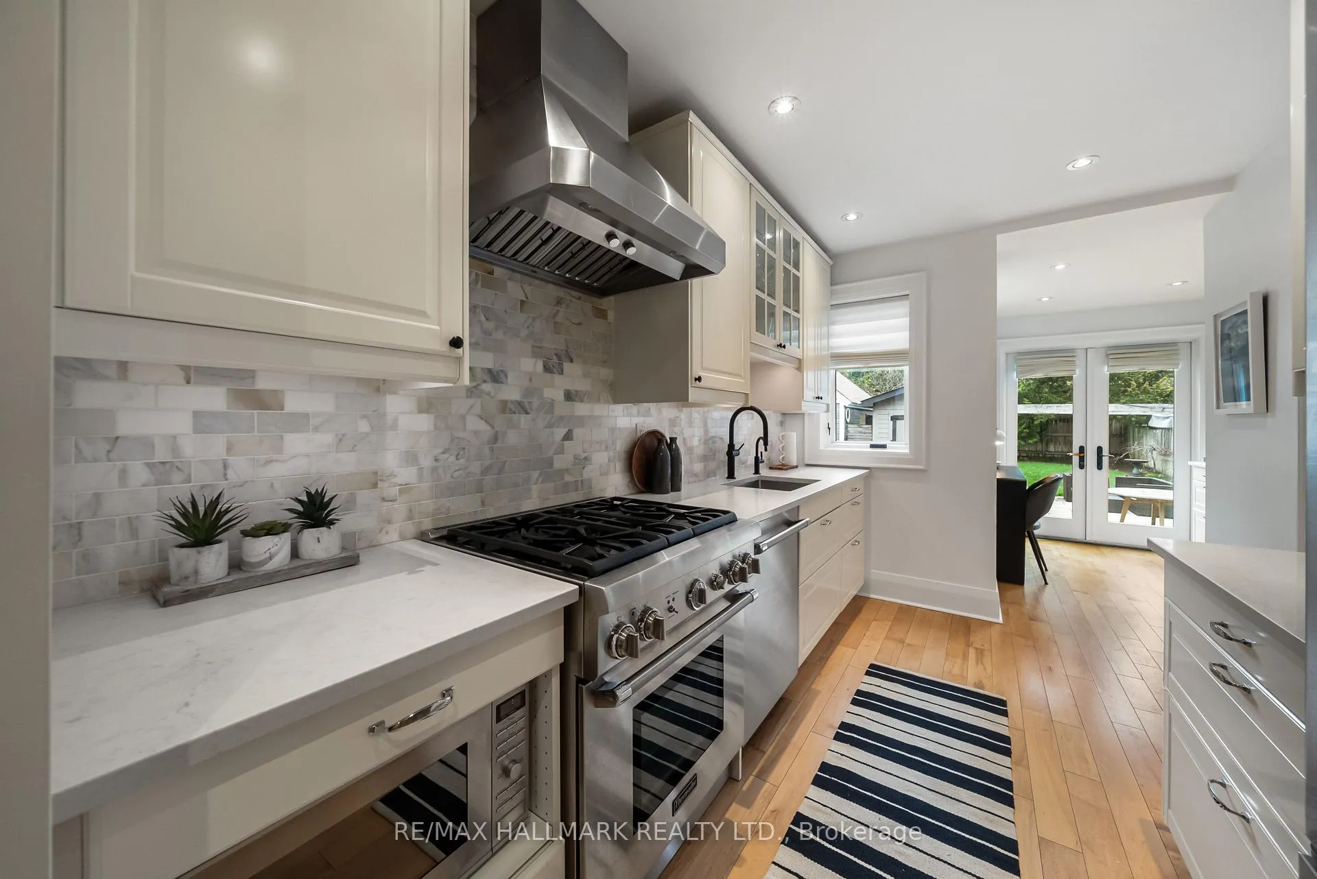 Photo 13 of 24 Ronan Avenue, Toronto, Lawrence Park North — HOMEH