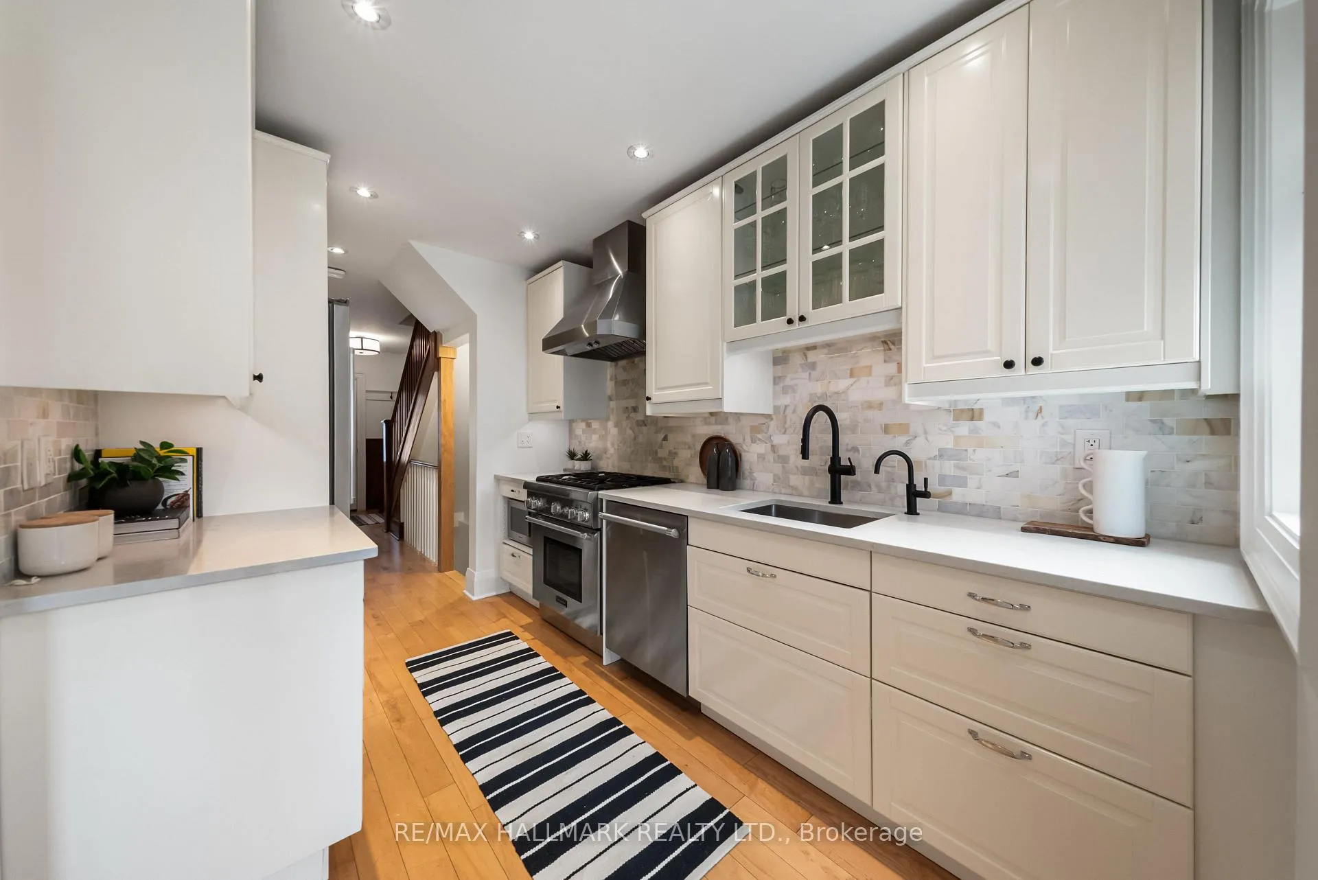 Photo 16 of 24 Ronan Avenue, Toronto, Lawrence Park North — HOMEH