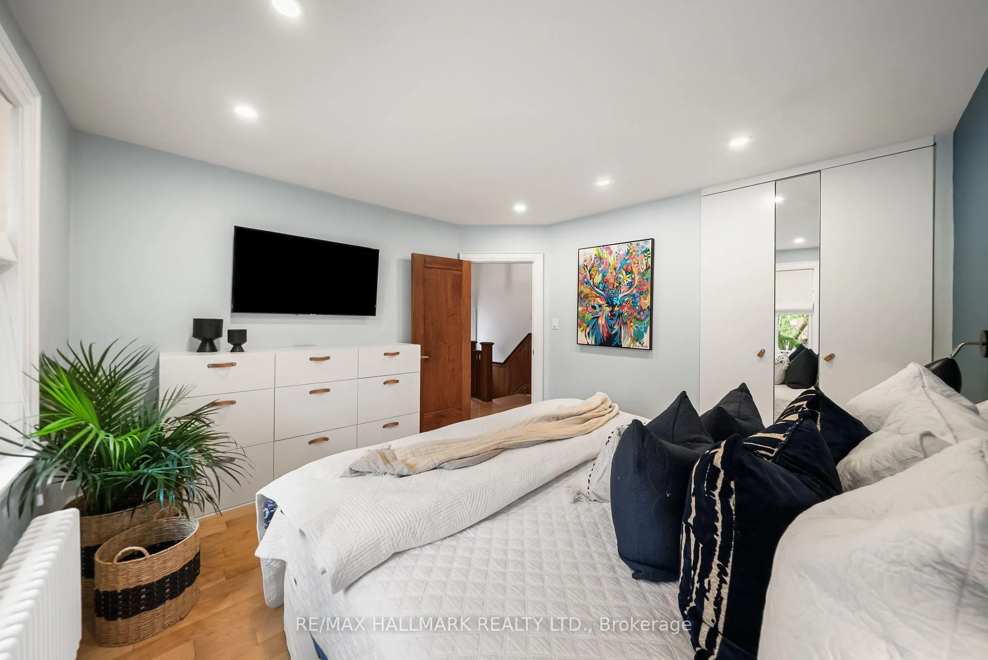 Photo 21 of 24 Ronan Avenue, Toronto, Lawrence Park North — HOMEH