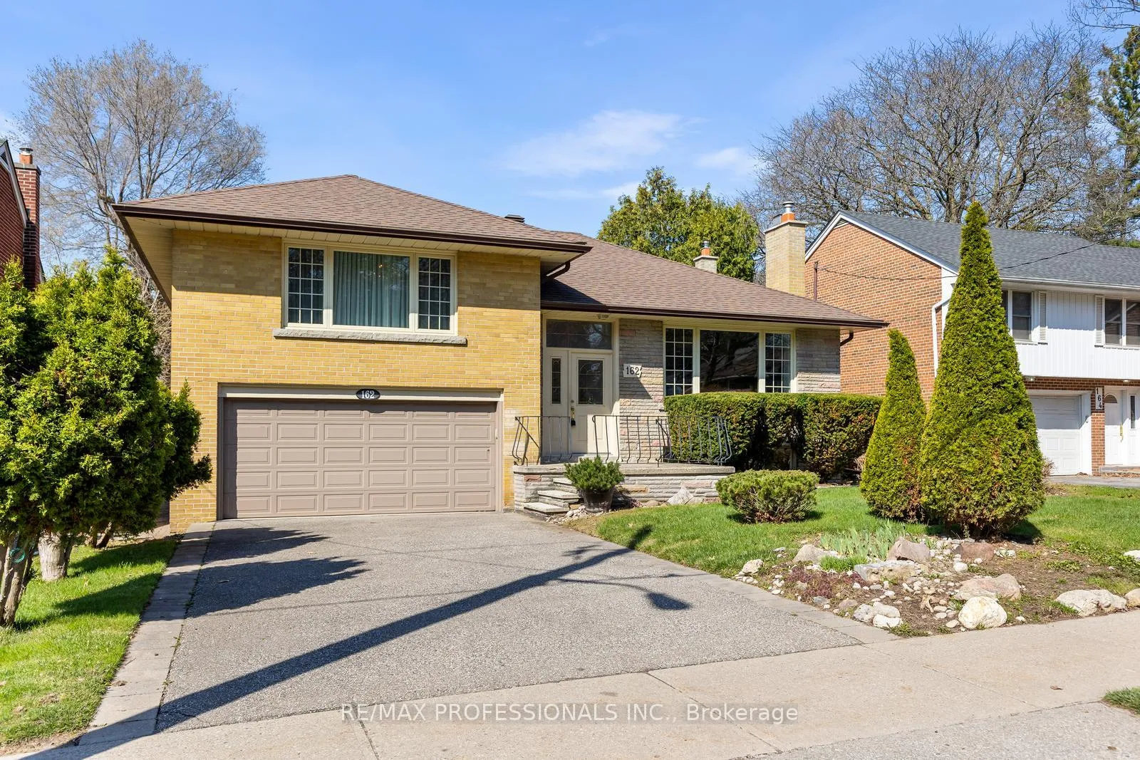 Photo 1 of 162 Lloyd Manor Road, Etobicoke, Princess-Rosethorn — HOMEH