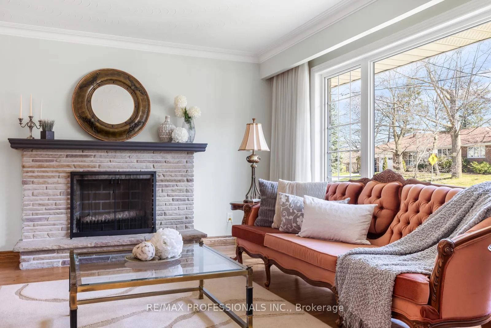 Photo 6 of 162 Lloyd Manor Road, Etobicoke, Princess-Rosethorn — HOMEH