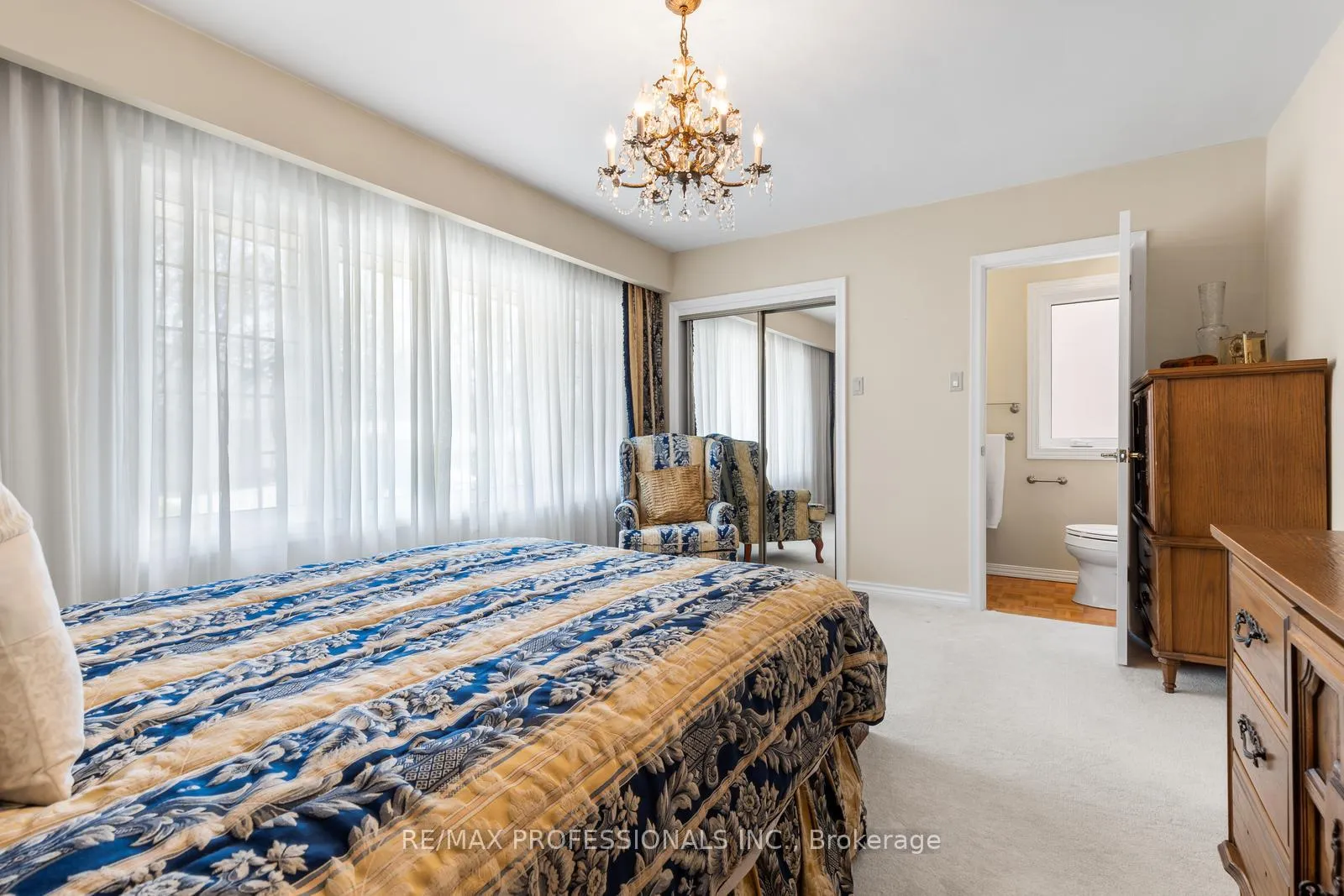 Photo 19 of 162 Lloyd Manor Road, Etobicoke, Princess-Rosethorn — HOMEH