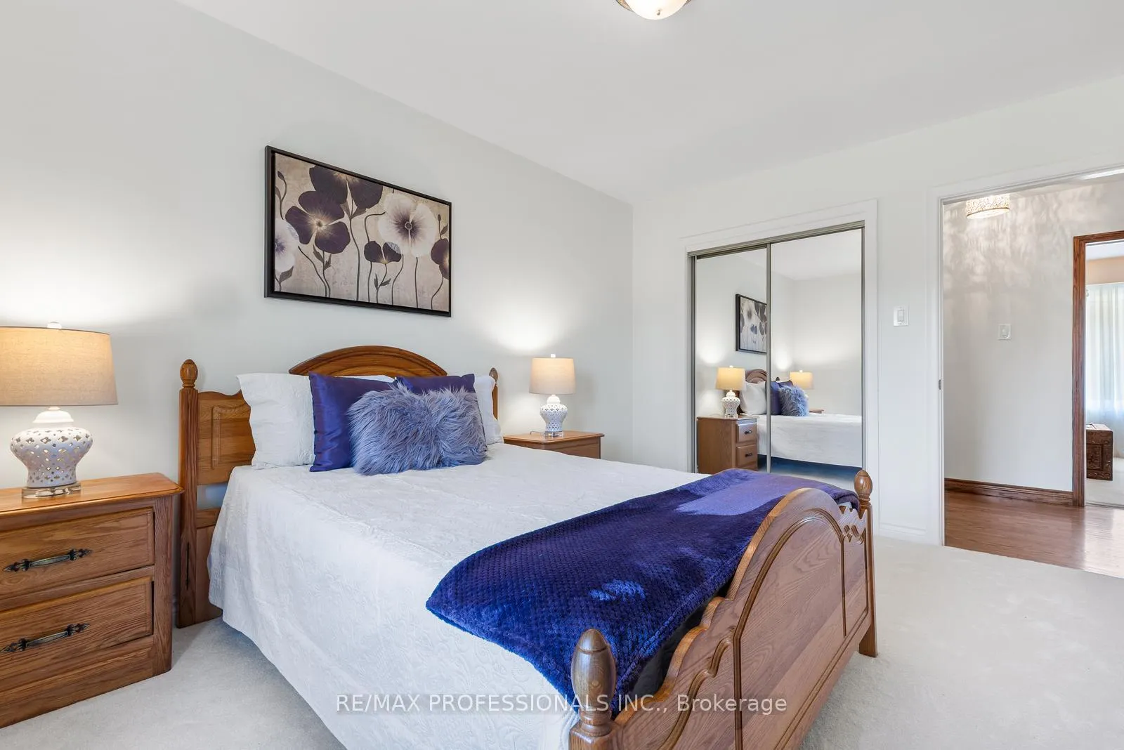 Photo 22 of 162 Lloyd Manor Road, Etobicoke, Princess-Rosethorn — HOMEH