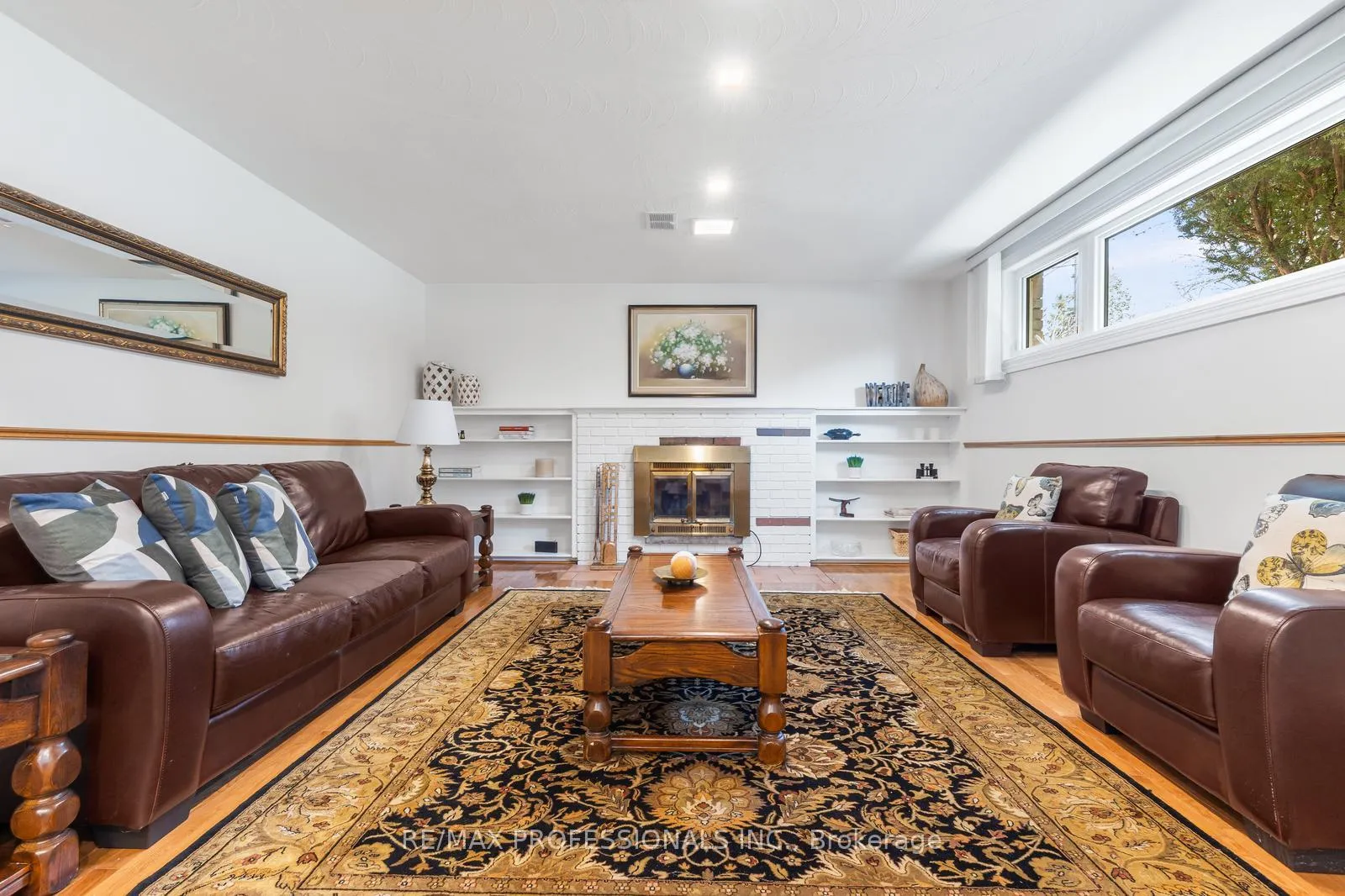 Photo 28 of 162 Lloyd Manor Road, Etobicoke, Princess-Rosethorn — HOMEH