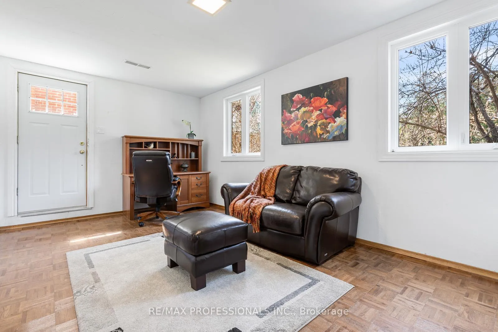 Photo 32 of 162 Lloyd Manor Road, Etobicoke, Princess-Rosethorn — HOMEH