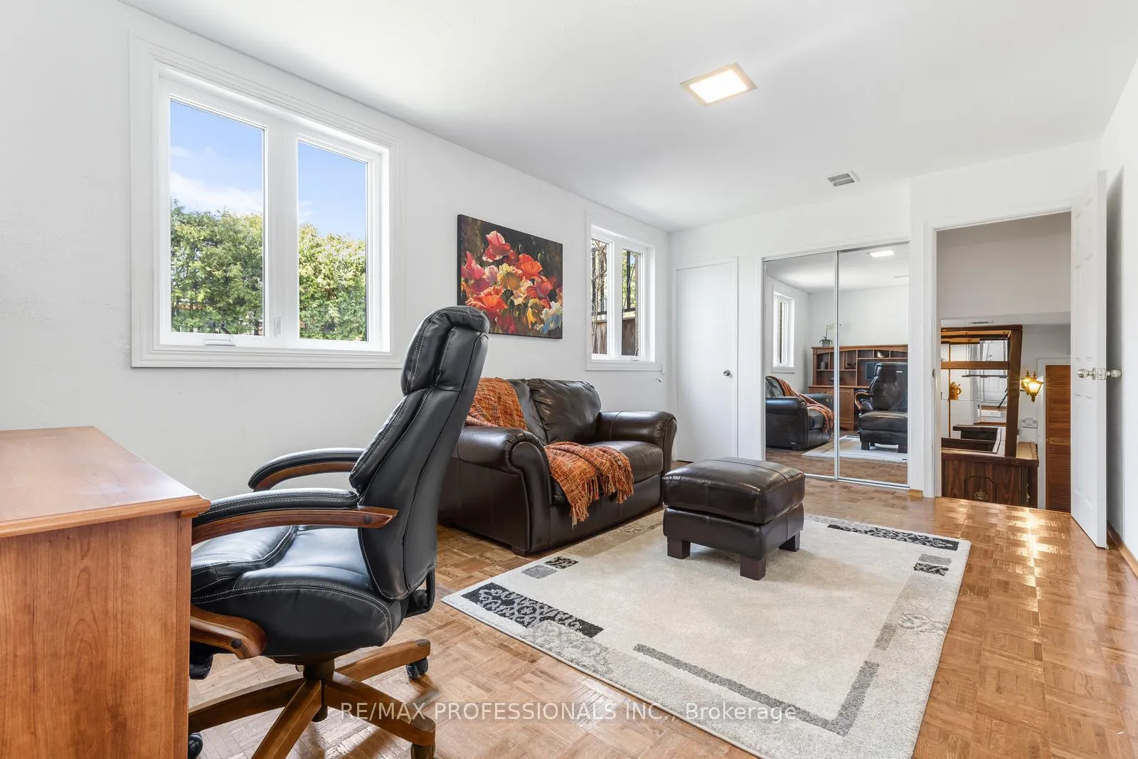 Photo 33 of 162 Lloyd Manor Road, Etobicoke, Princess-Rosethorn — HOMEH