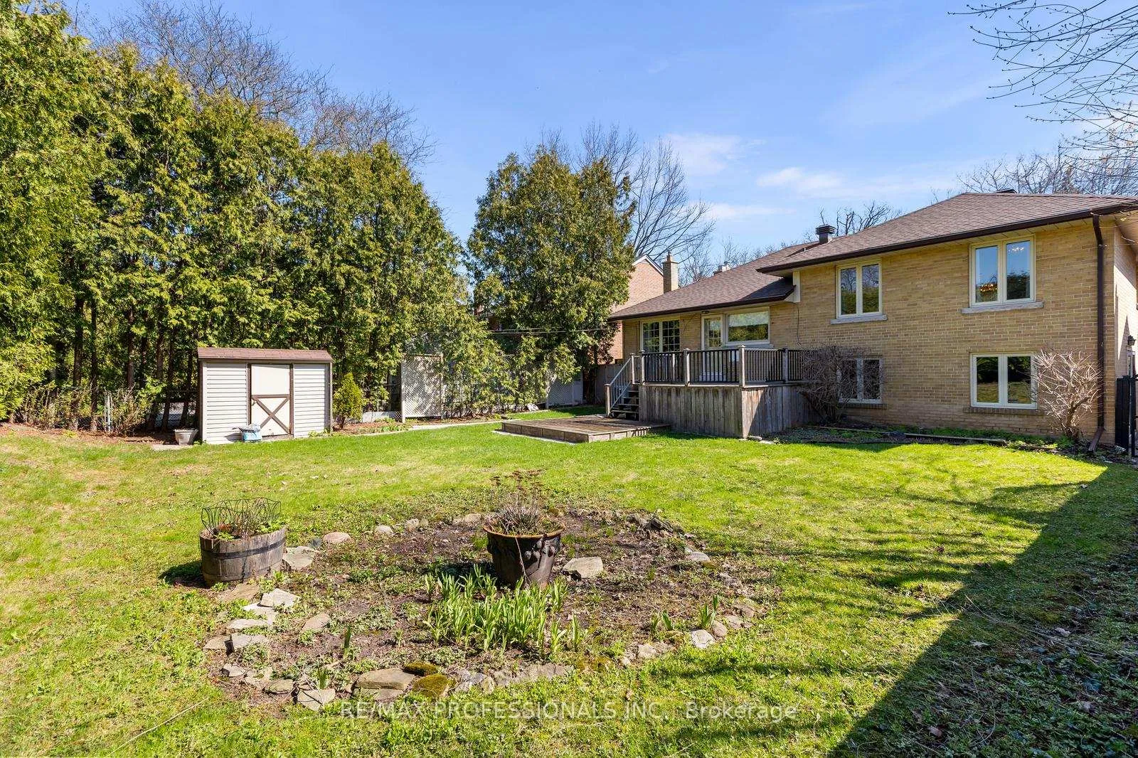 Photo 36 of 162 Lloyd Manor Road, Etobicoke, Princess-Rosethorn — HOMEH