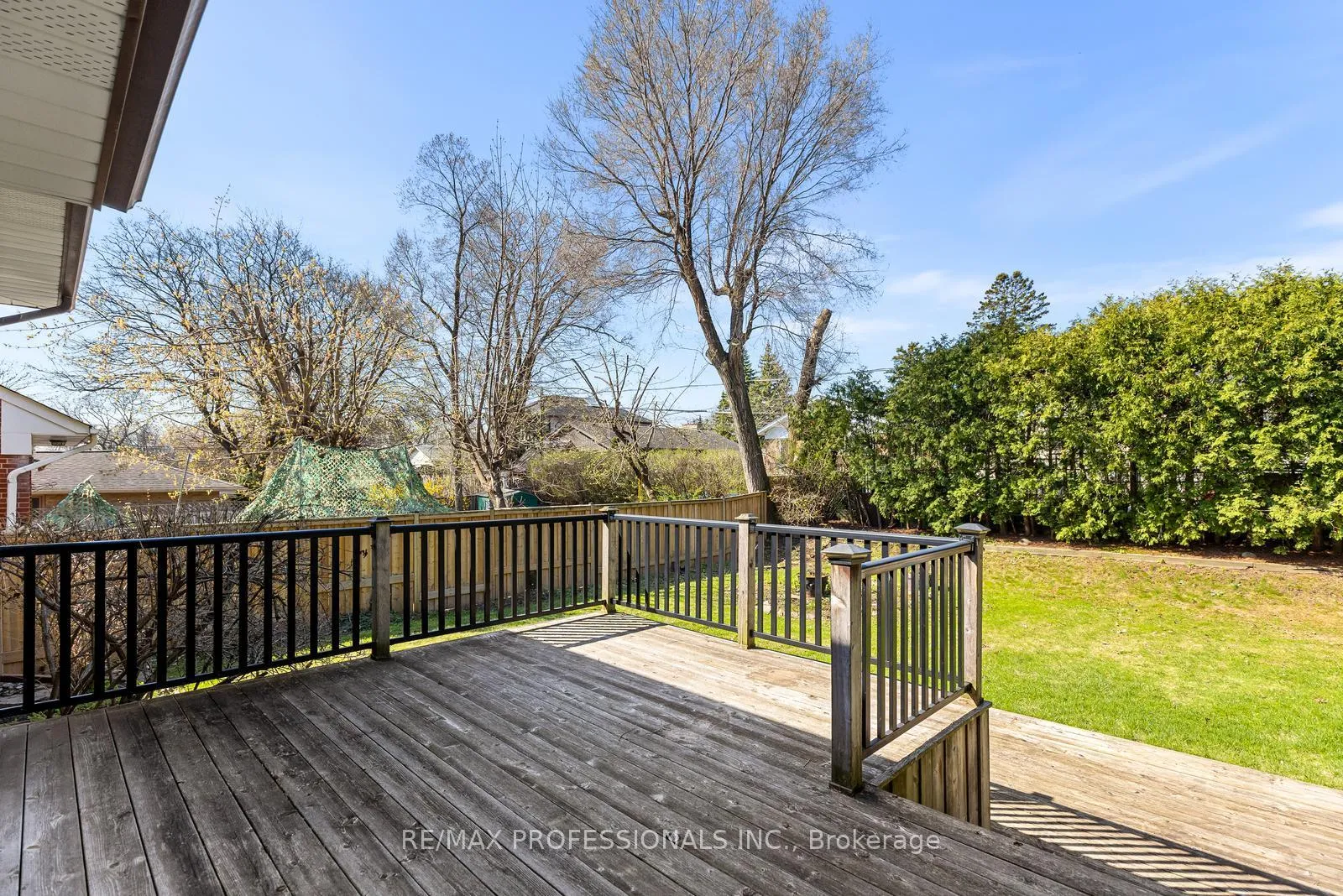 Photo 39 of 162 Lloyd Manor Road, Etobicoke, Princess-Rosethorn — HOMEH