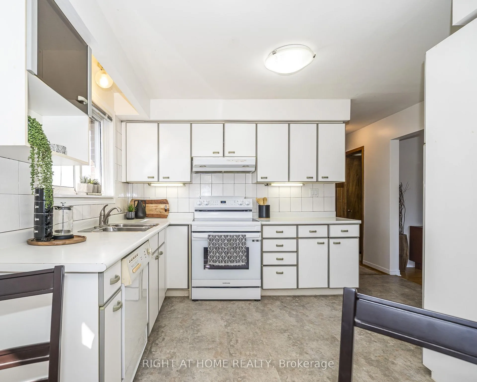 Photo 8 of 8 Mira Road, Markham, Thornhill — HOMEH