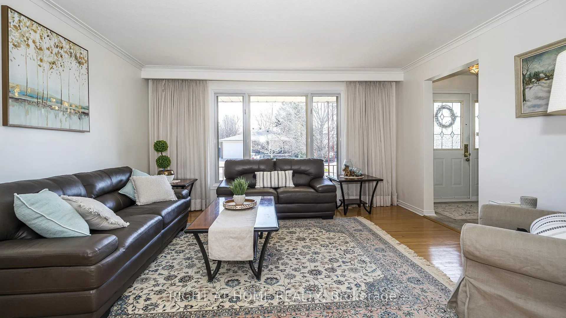 Photo 11 of 8 Mira Road, Markham, Thornhill — HOMEH