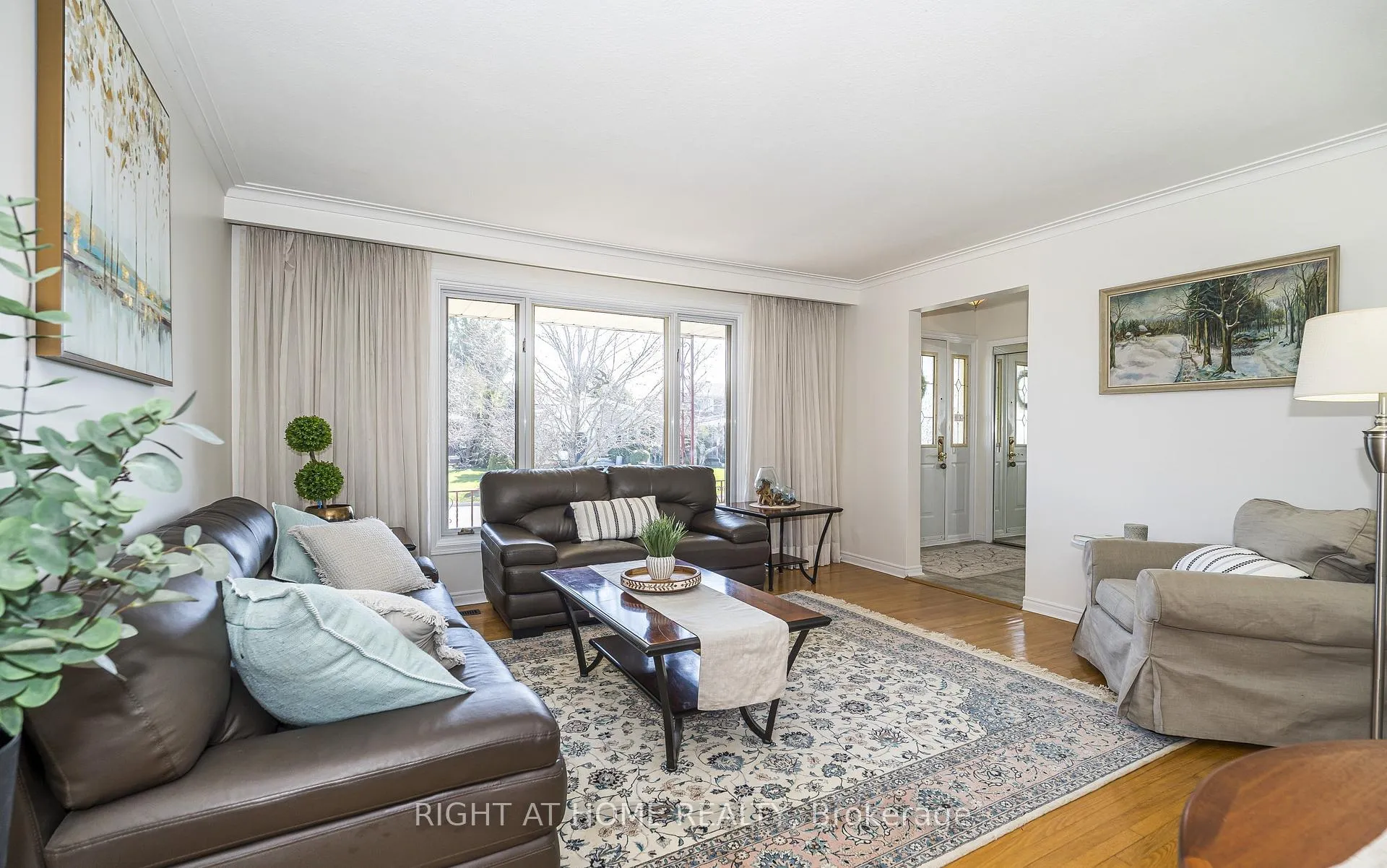 Photo 12 of 8 Mira Road, Markham, Thornhill — HOMEH