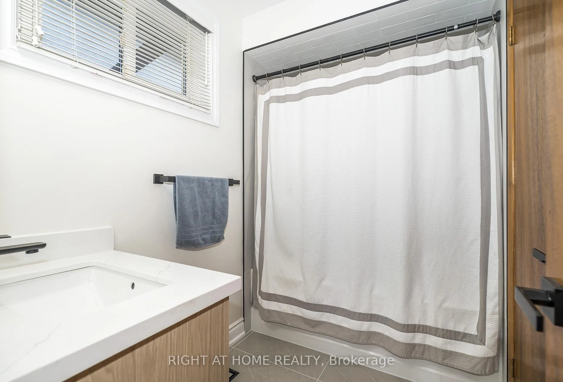 Photo 22 of 8 Mira Road, Markham, Thornhill — HOMEH