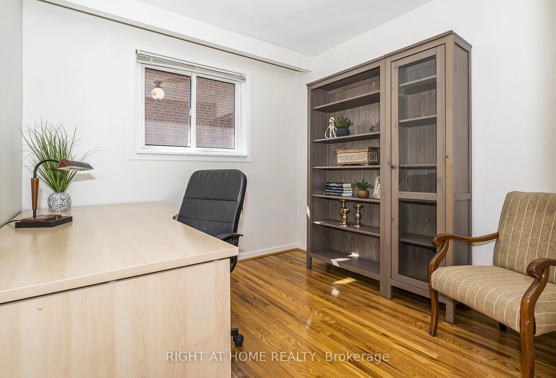 Photo 26 of 8 Mira Road, Markham, Thornhill — HOMEH