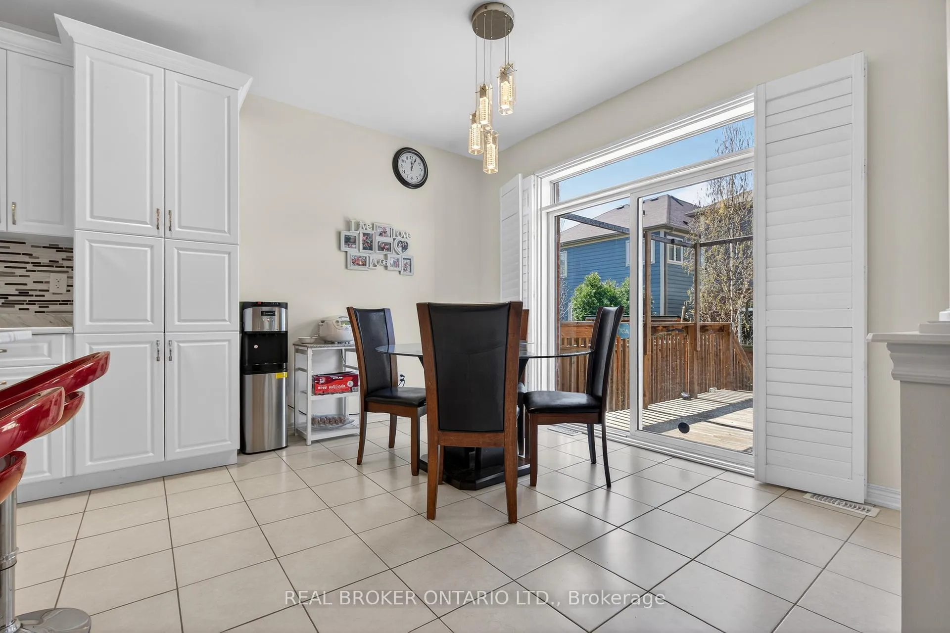 Photo 13 of 27 Fingland Crescent, Hamilton, Waterdown — HOMEH